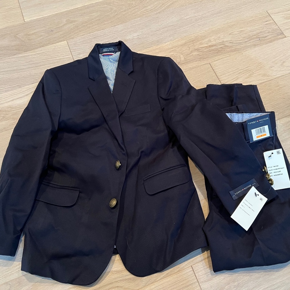 Tommy Hilfiger boys navy suit size 7 NWT